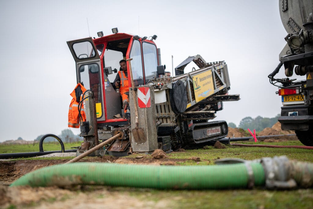 Aanleg drukriolering onder de Vecht door